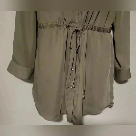 CHICOS Olive Woven Utility Shirt, button down, roll tab sleeve, size 1 - Picture 8 of 11